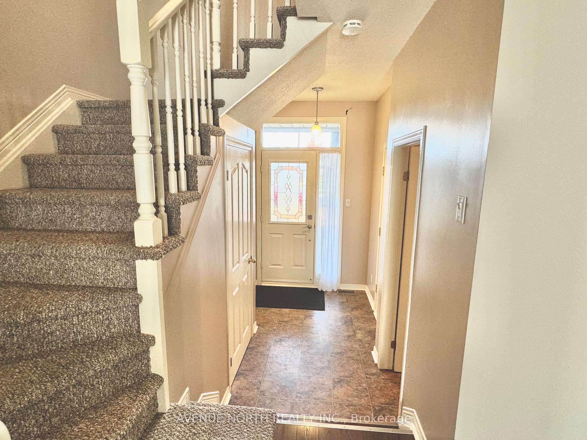 Photo 5 of 38 Bridgestone Drive, Ottawa, Kanata - Emerald Meadows/Trailwest — HOMEH