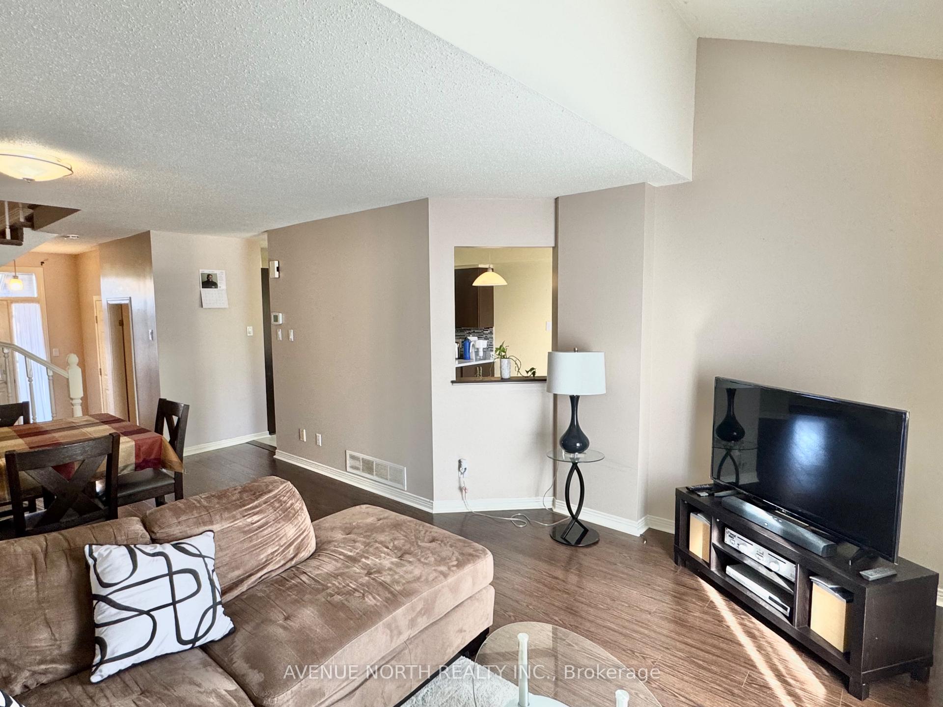 Photo 7 of 38 Bridgestone Drive, Ottawa, Kanata - Emerald Meadows/Trailwest — HOMEH