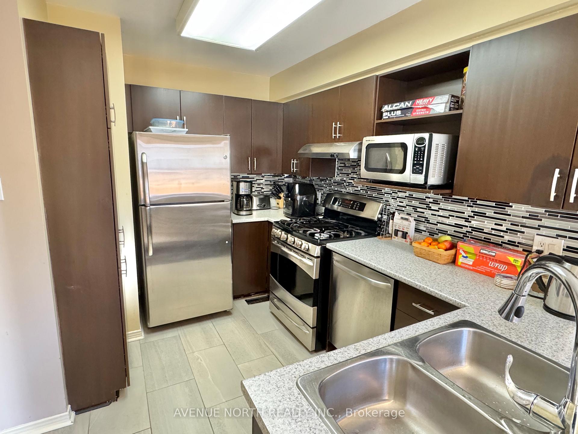 Photo 10 of 38 Bridgestone Drive, Ottawa, Kanata - Emerald Meadows/Trailwest — HOMEH