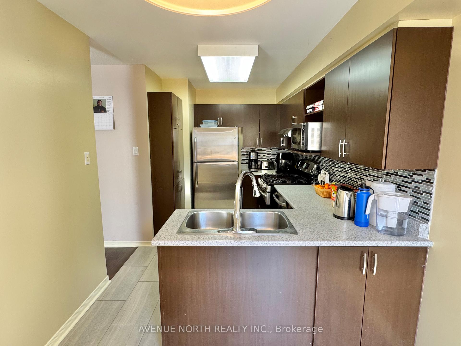 Photo 11 of 38 Bridgestone Drive, Ottawa, Kanata - Emerald Meadows/Trailwest — HOMEH
