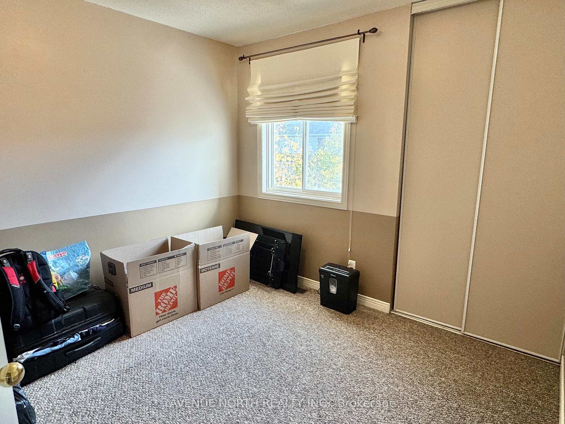 Photo 18 of 38 Bridgestone Drive, Ottawa, Kanata - Emerald Meadows/Trailwest — HOMEH