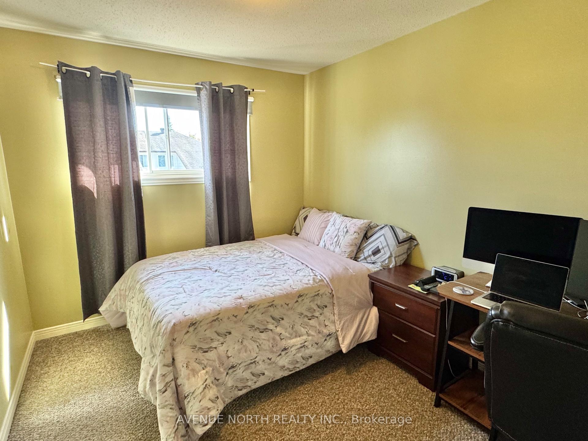 Photo 21 of 38 Bridgestone Drive, Ottawa, Kanata - Emerald Meadows/Trailwest — HOMEH