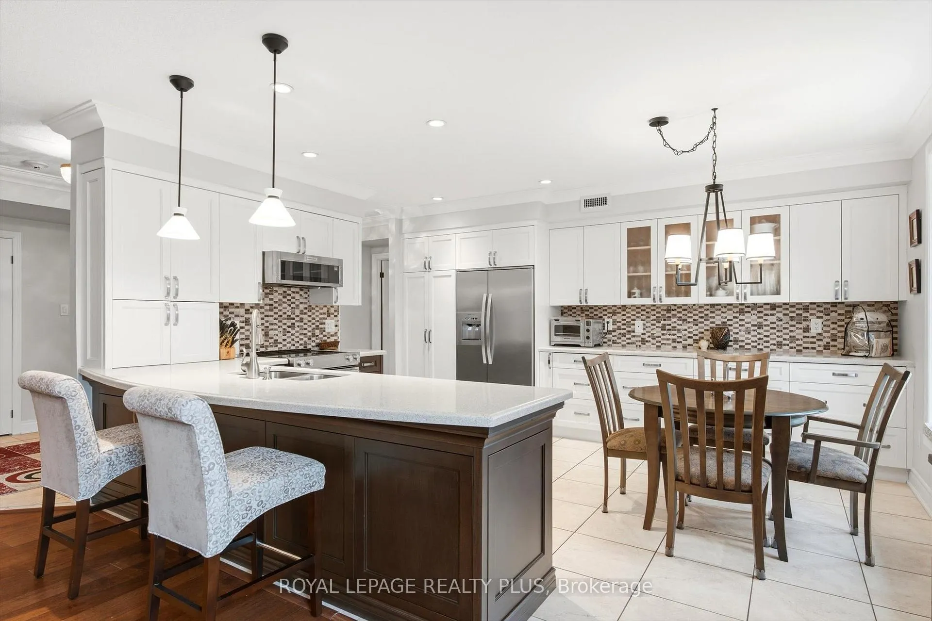 Photo 9 of Unit 305, 390 Upper Middle Road E, Oakville, Falgarwood — HOMEH