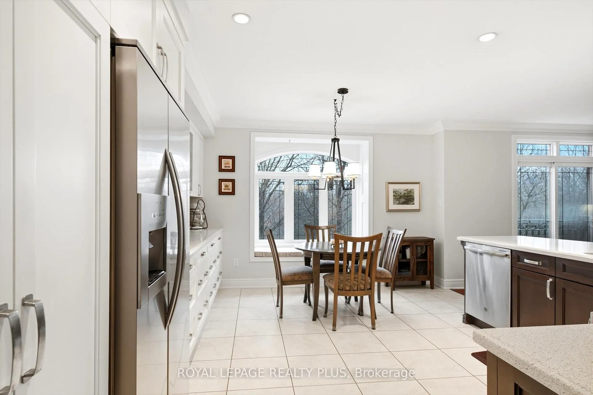 Photo 11 of Unit 305, 390 Upper Middle Road E, Oakville, Falgarwood — HOMEH
