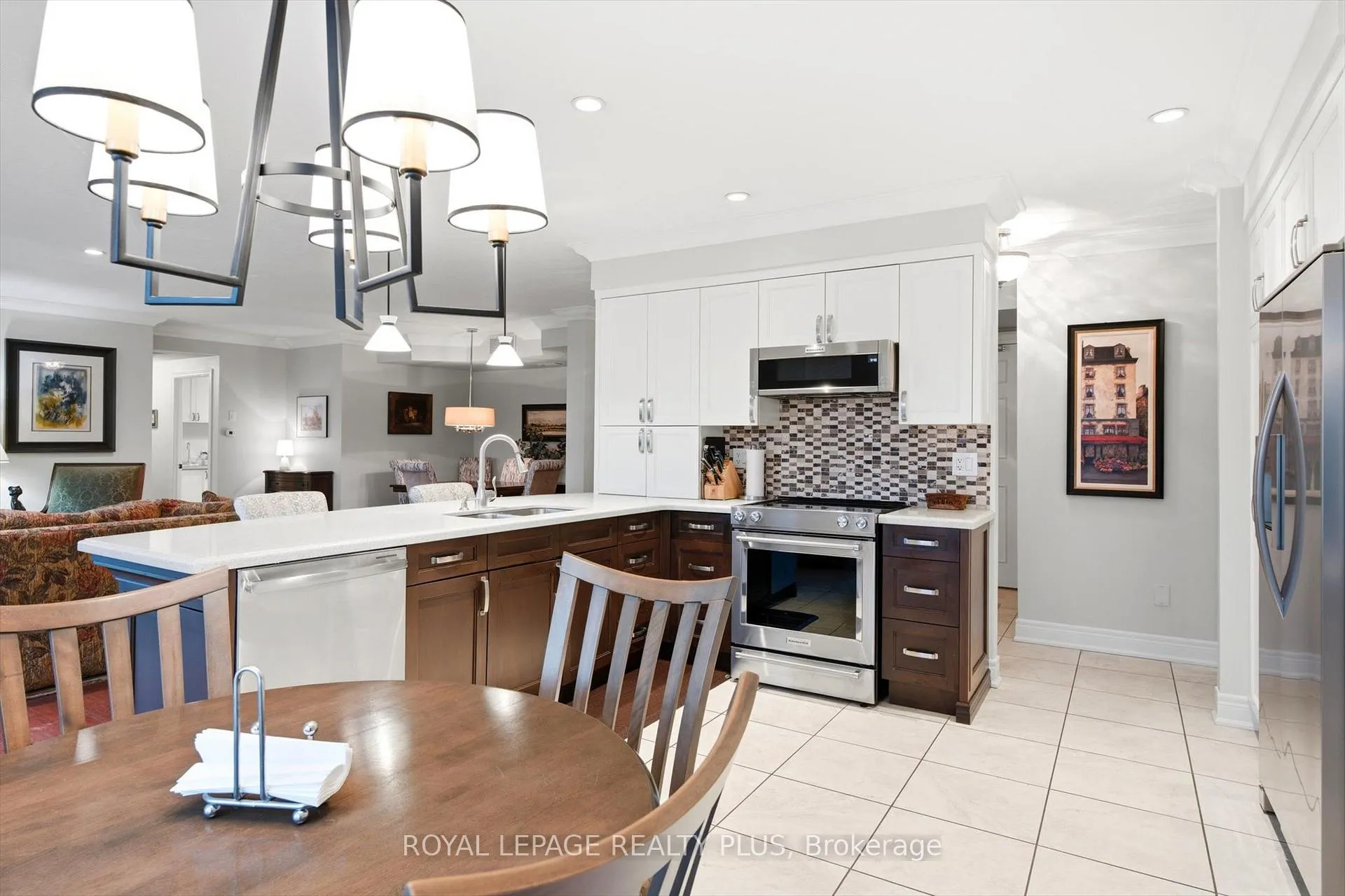 Photo 15 of Unit 305, 390 Upper Middle Road E, Oakville, Falgarwood — HOMEH