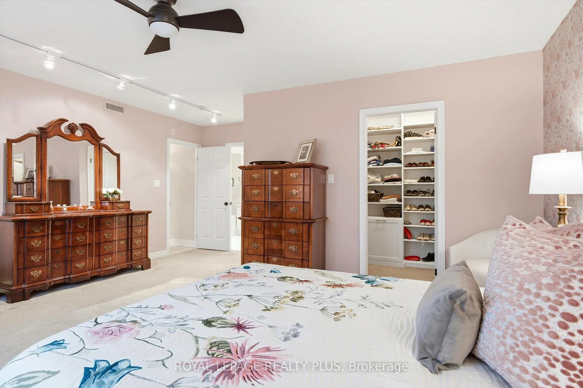 Photo 18 of Unit 305, 390 Upper Middle Road E, Oakville, Falgarwood — HOMEH