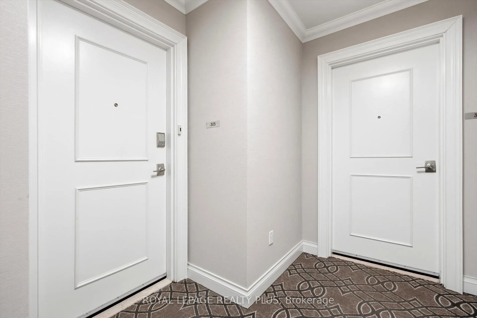 Photo 29 of Unit 305, 390 Upper Middle Road E, Oakville, Falgarwood — HOMEH