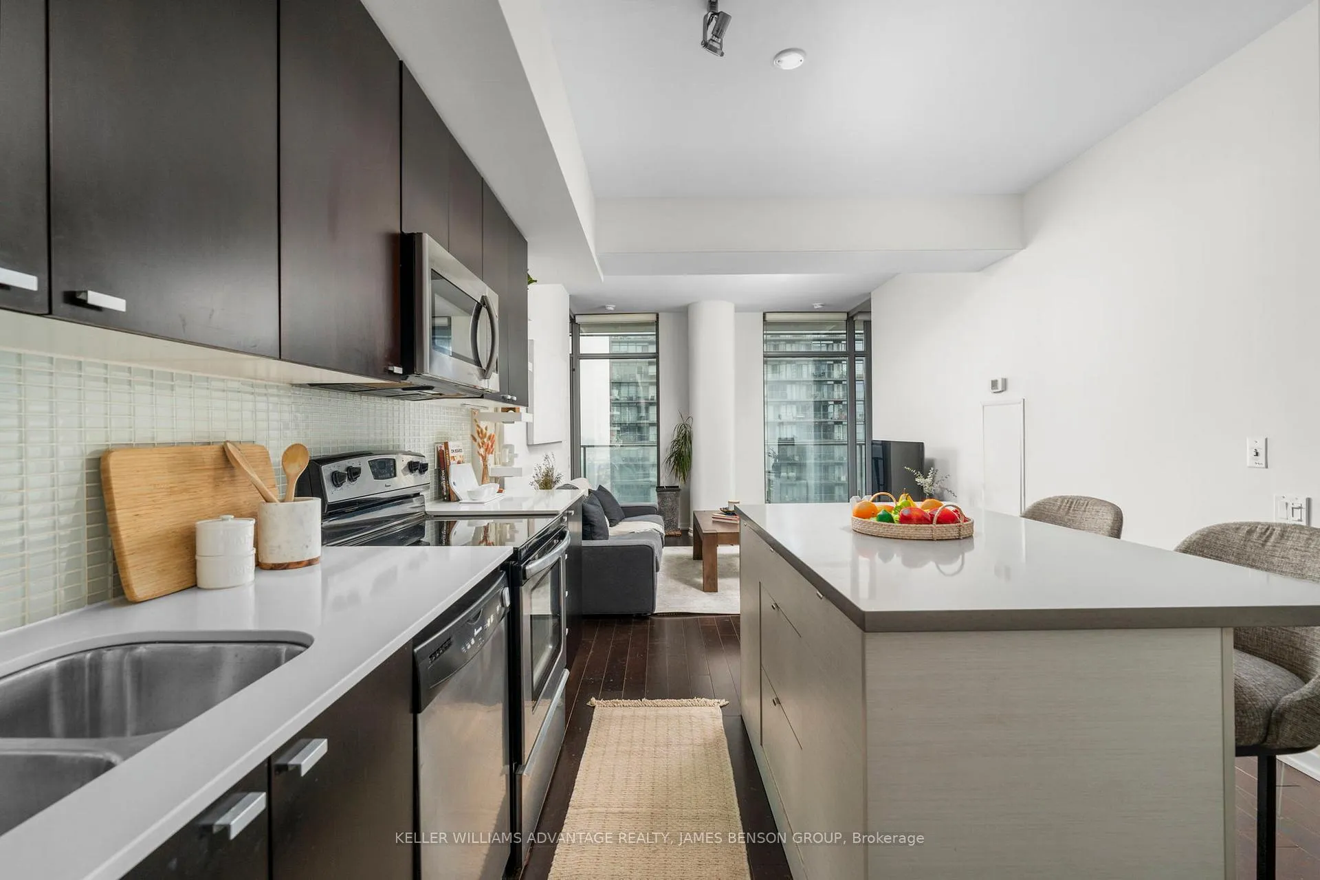 Photo 7 of Unit 2206, 103 The Queensway, Toronto, High Park-Swansea — HOMEH