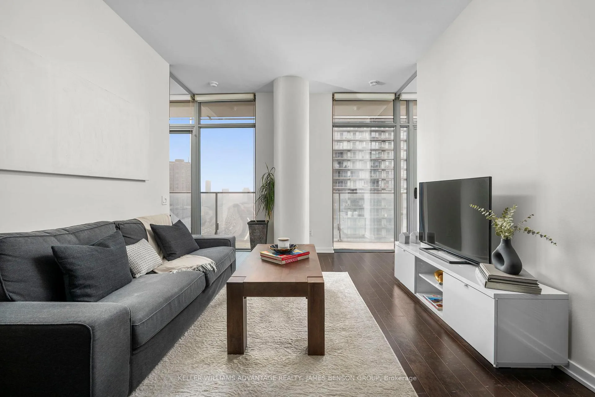 Photo 14 of Unit 2206, 103 The Queensway, Toronto, High Park-Swansea — HOMEH