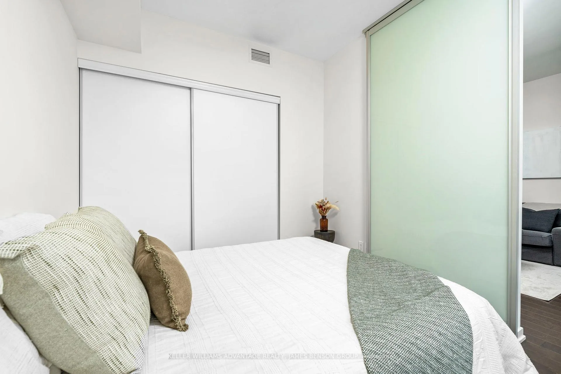 Photo 26 of Unit 2206, 103 The Queensway, Toronto, High Park-Swansea — HOMEH