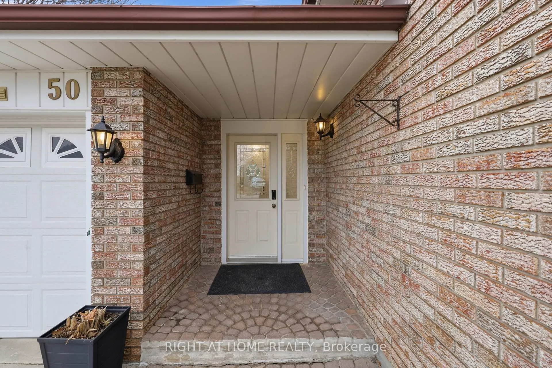 Photo 3 of 50 Boulding Avenue, Hamilton, Waterdown — HOMEH