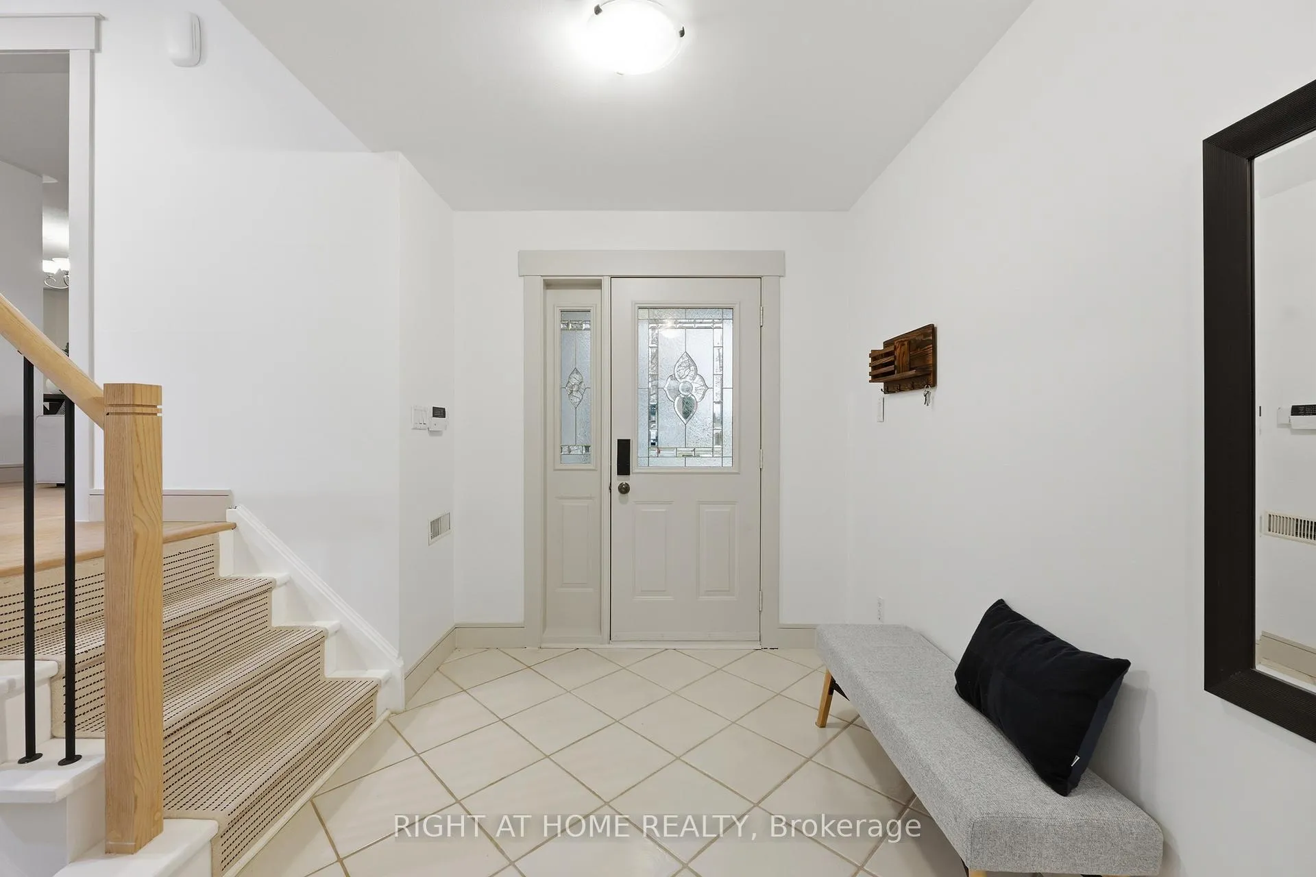 Photo 4 of 50 Boulding Avenue, Hamilton, Waterdown — HOMEH