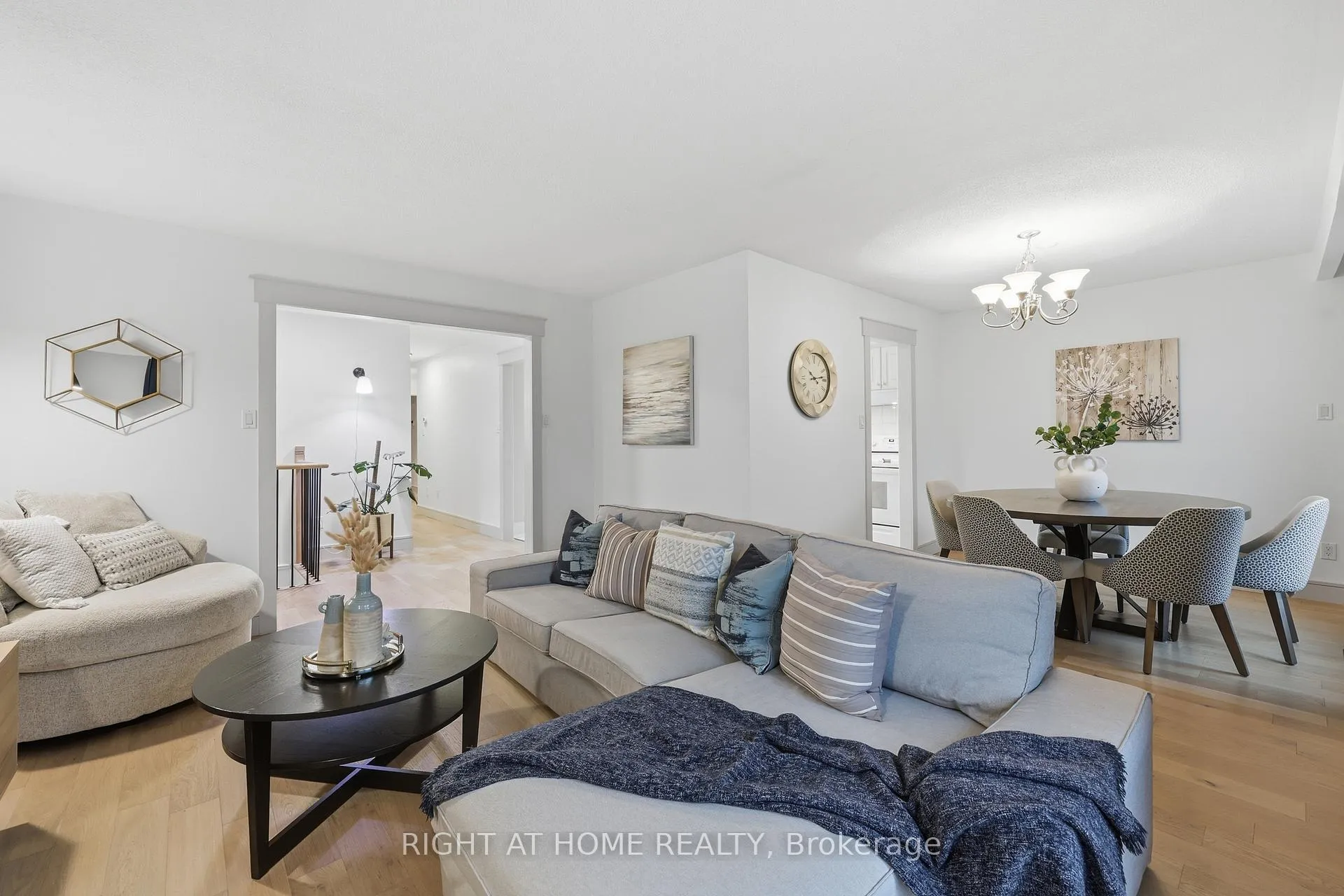 Photo 7 of 50 Boulding Avenue, Hamilton, Waterdown — HOMEH