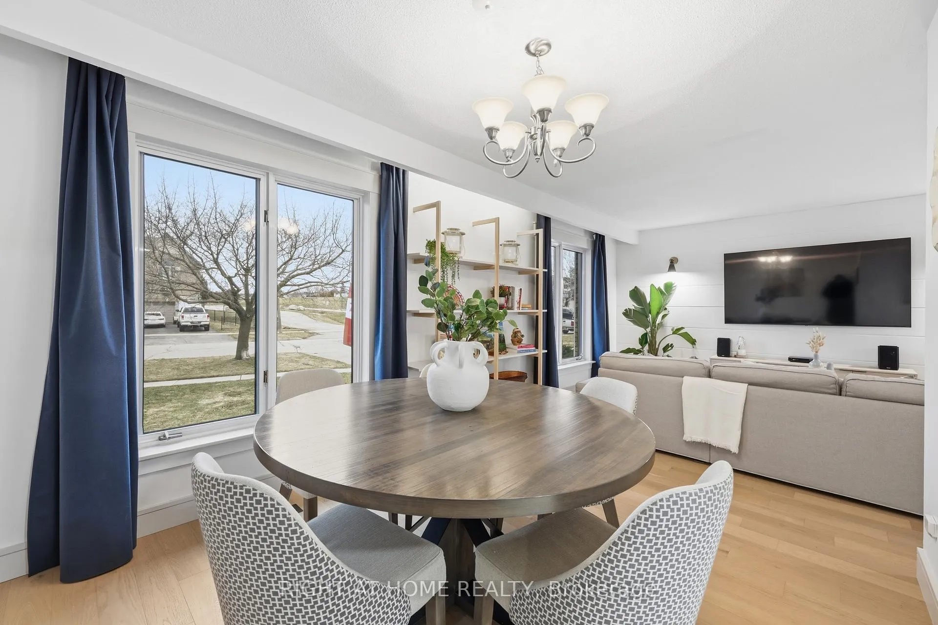 Photo 9 of 50 Boulding Avenue, Hamilton, Waterdown — HOMEH