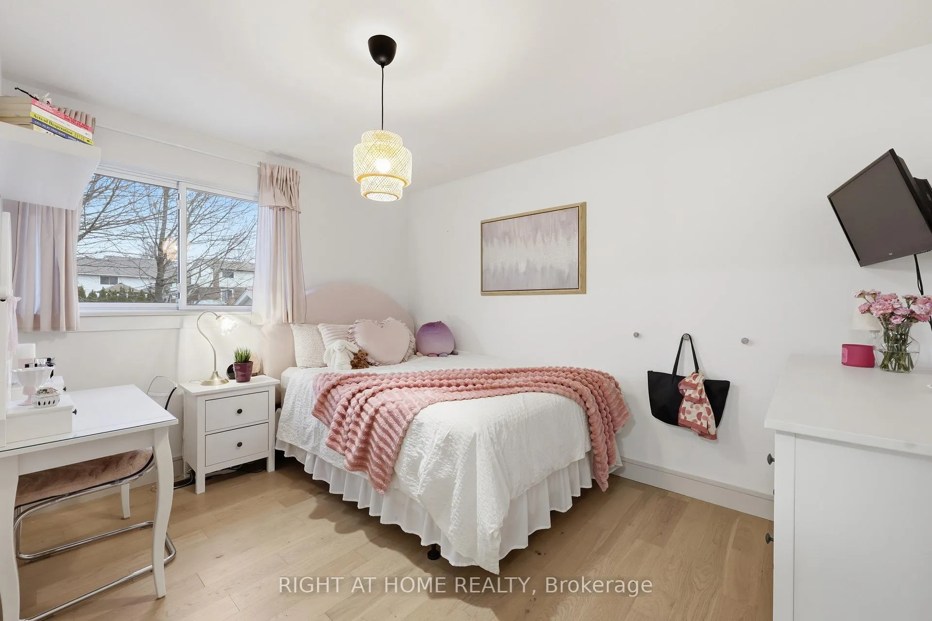 Photo 17 of 50 Boulding Avenue, Hamilton, Waterdown — HOMEH