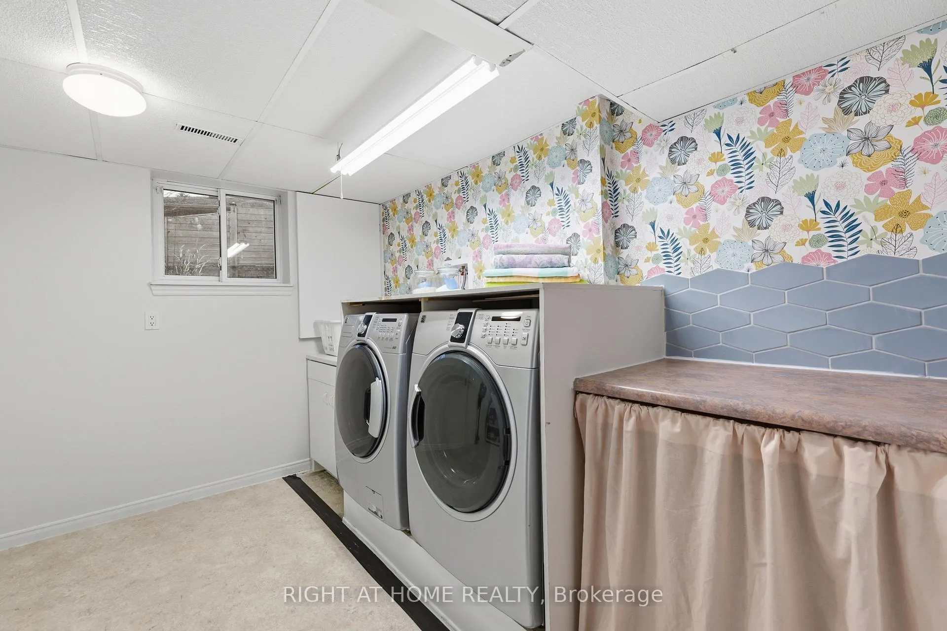Photo 28 of 50 Boulding Avenue, Hamilton, Waterdown — HOMEH