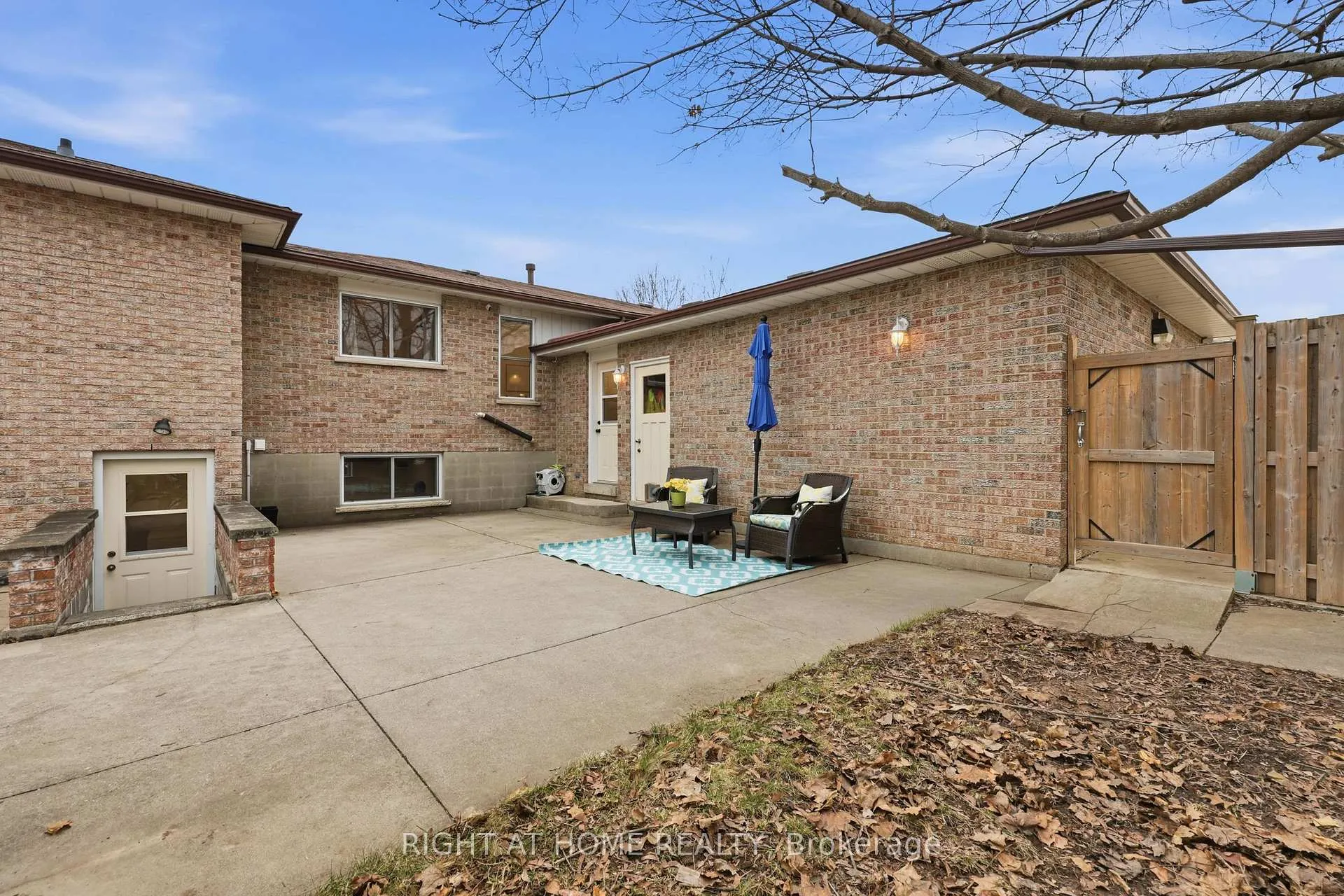 Photo 38 of 50 Boulding Avenue, Hamilton, Waterdown — HOMEH