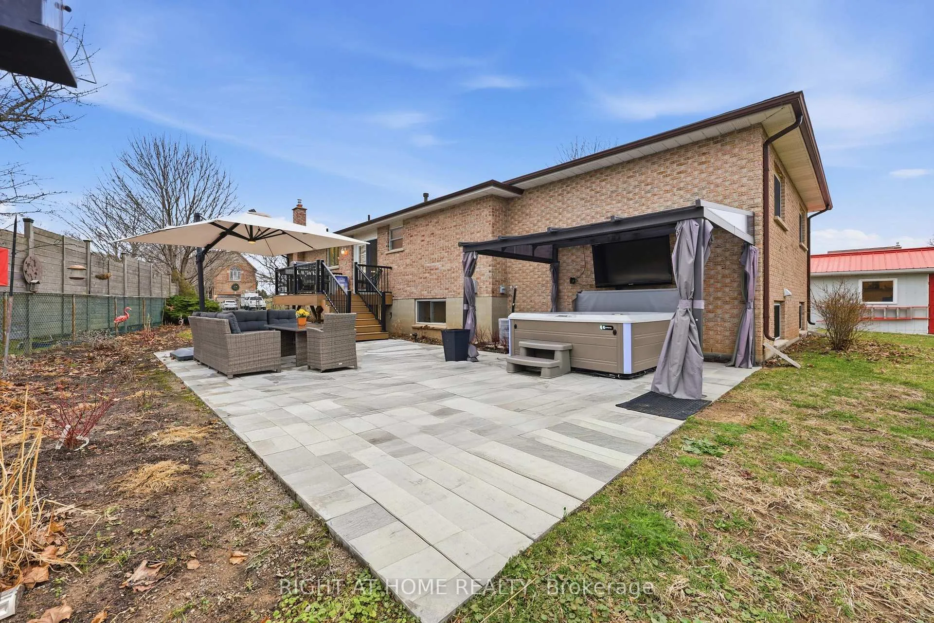 Photo 39 of 50 Boulding Avenue, Hamilton, Waterdown — HOMEH