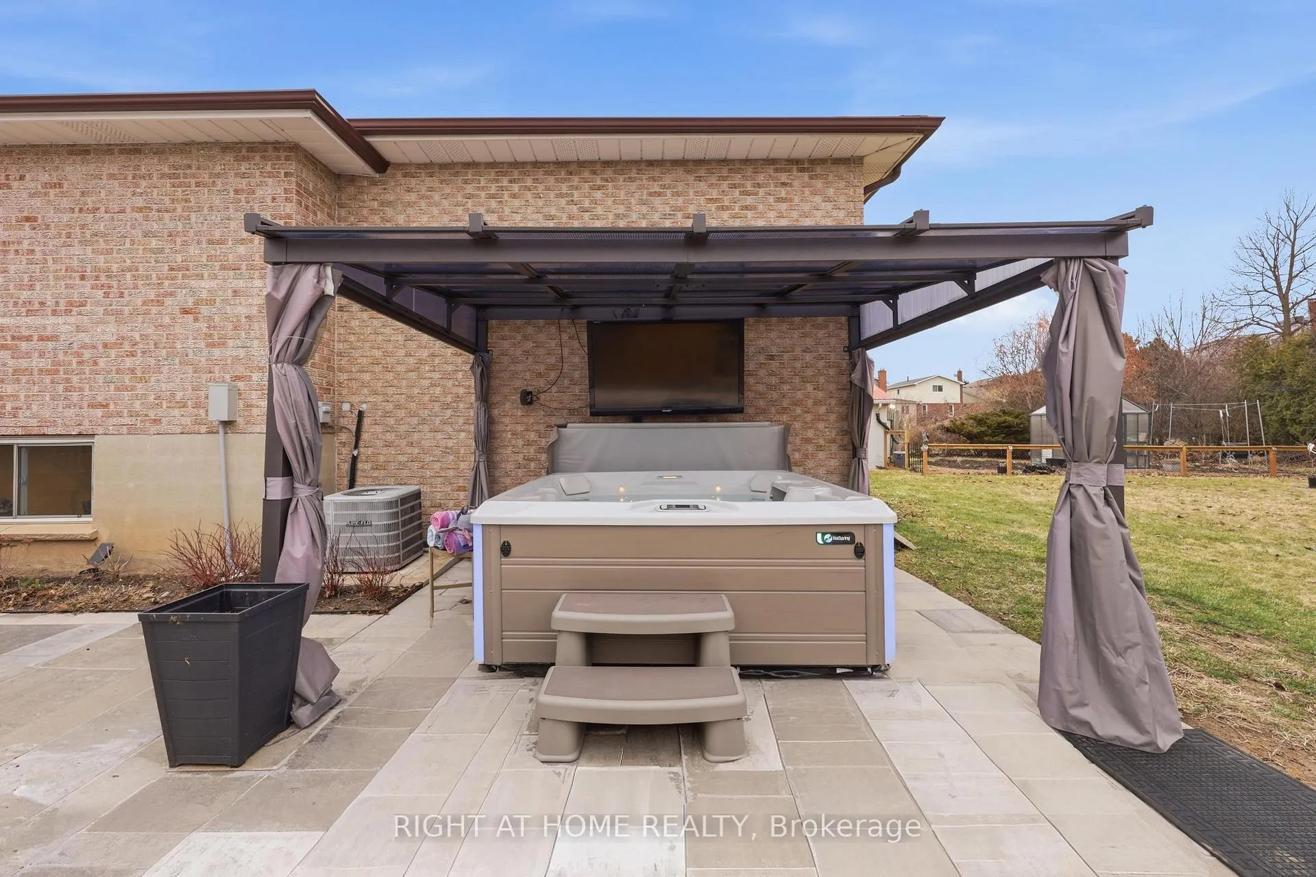 Photo 40 of 50 Boulding Avenue, Hamilton, Waterdown — HOMEH