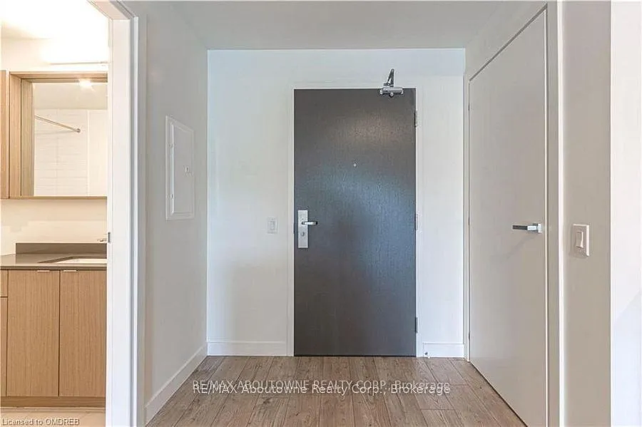 Photo 4 of Unit B0822, 133 Bronte Road, Oakville, Bronte — HOMEH