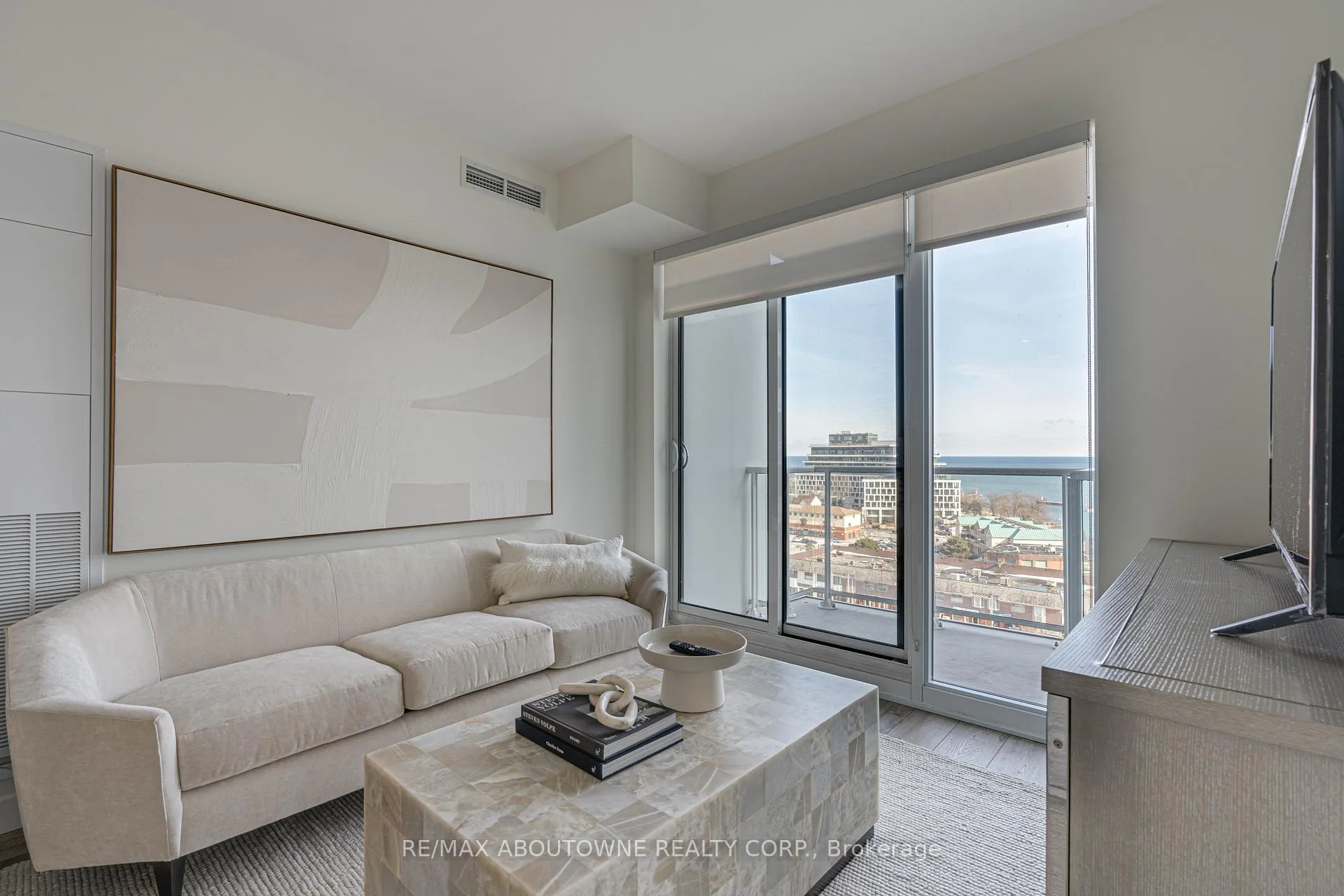 Photo 8 of Unit B0822, 133 Bronte Road, Oakville, Bronte — HOMEH