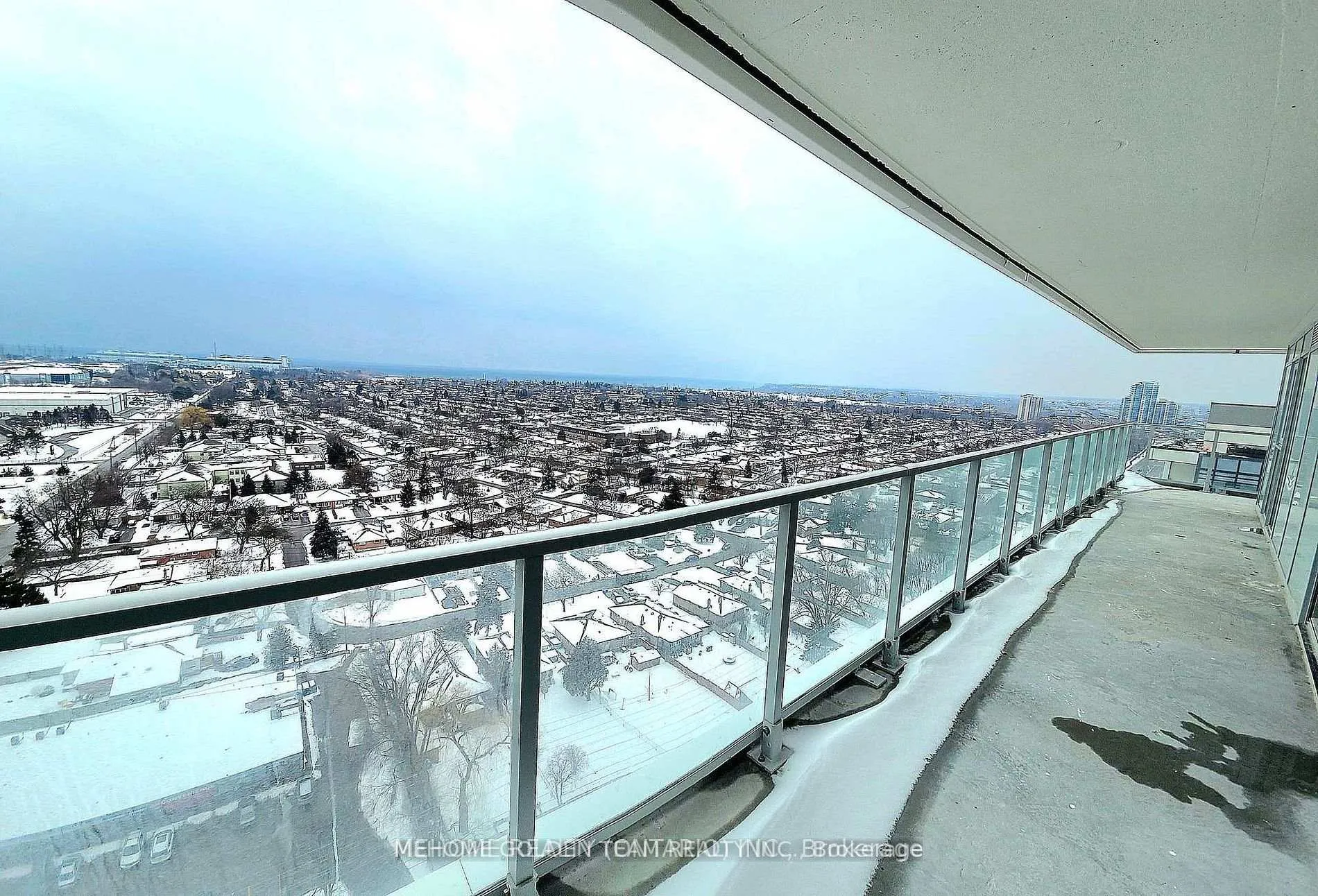 Photo 3 of Unit 1808, 1010 Sandy Beach Road, Pickering, Bay Ridges — HOMEH