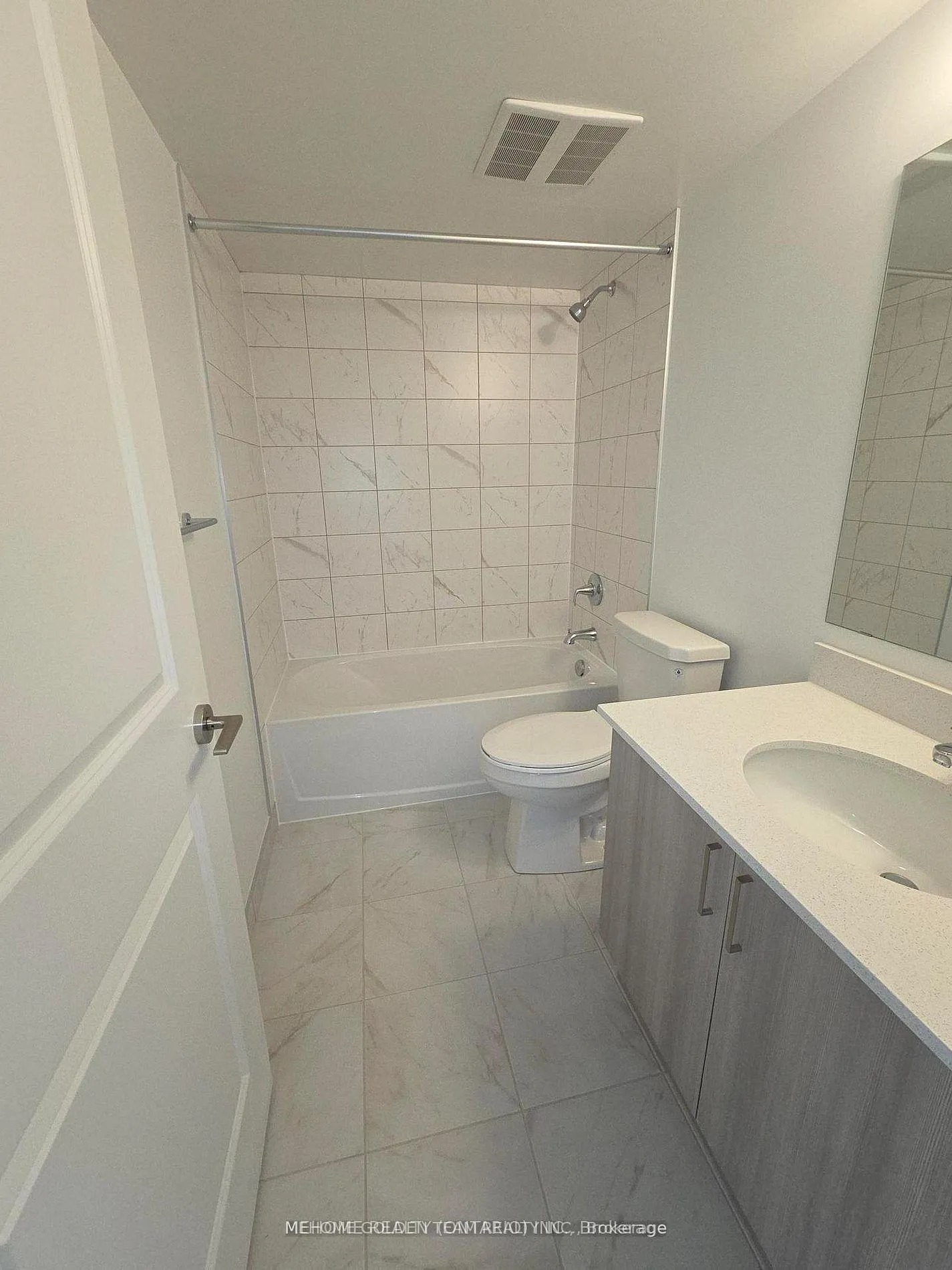 Photo 11 of Unit 1808, 1010 Sandy Beach Road, Pickering, Bay Ridges — HOMEH