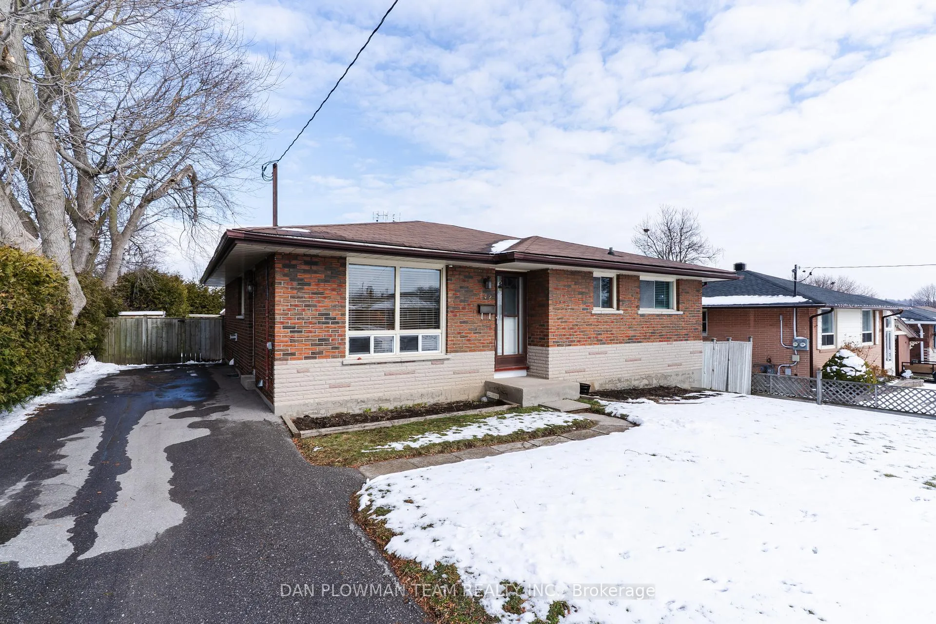 Photo 2 of 742 Chesterton Avenue, Oshawa, Donevan — HOMEH