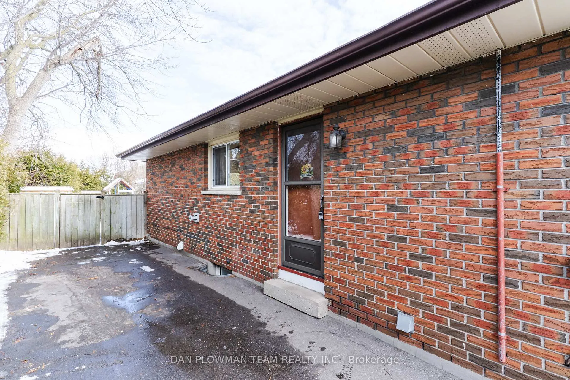 Photo 3 of 742 Chesterton Avenue, Oshawa, Donevan — HOMEH