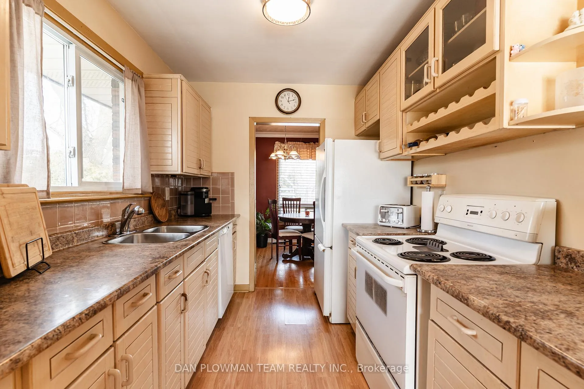 Photo 10 of 742 Chesterton Avenue, Oshawa, Donevan — HOMEH