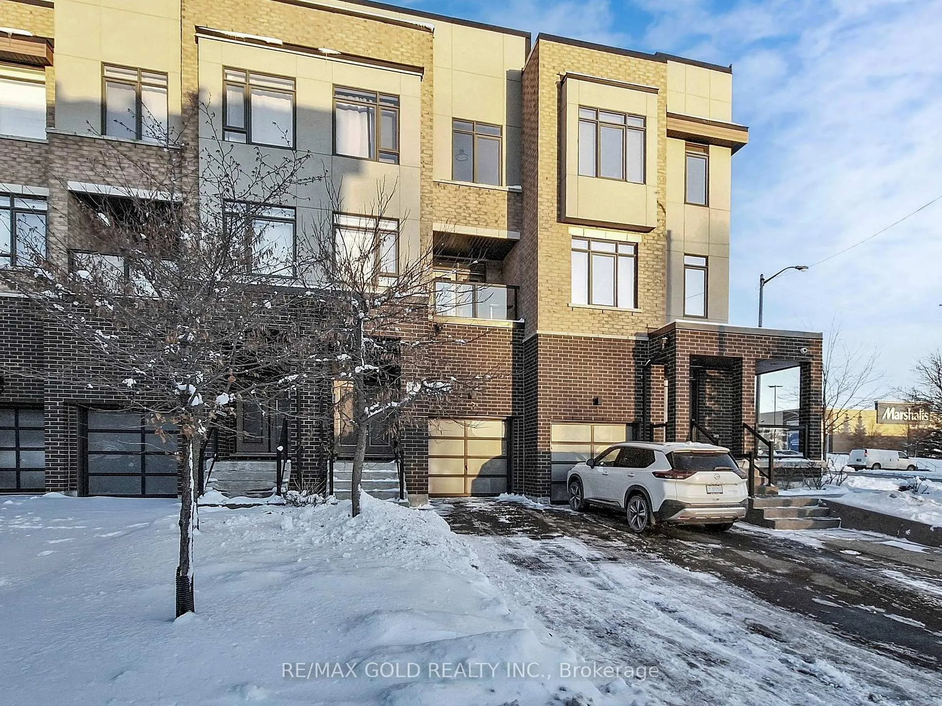 Photo 1 of 3 Glenngarry Crescent, Vaughan, Rural Vaughan — HOMEH