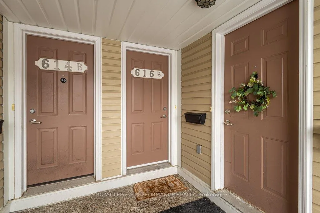 Photo 4 of Unit B, 616 Chapman Mills Drive, Ottawa, Barrhaven - Strandherd — HOMEH