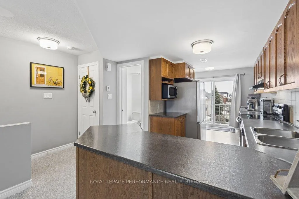 Photo 6 of Unit B, 616 Chapman Mills Drive, Ottawa, Barrhaven - Strandherd — HOMEH