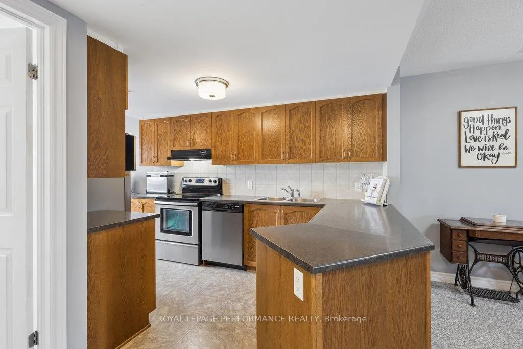 Photo 7 of Unit B, 616 Chapman Mills Drive, Ottawa, Barrhaven - Strandherd — HOMEH