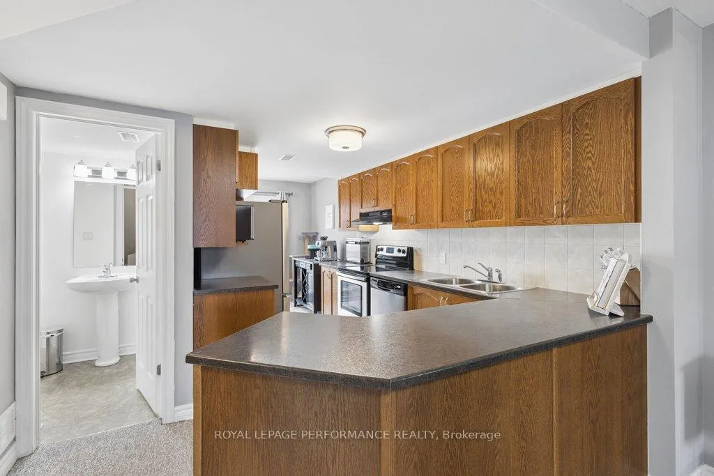 Photo 8 of Unit B, 616 Chapman Mills Drive, Ottawa, Barrhaven - Strandherd — HOMEH