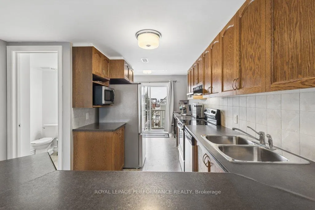 Photo 9 of Unit B, 616 Chapman Mills Drive, Ottawa, Barrhaven - Strandherd — HOMEH
