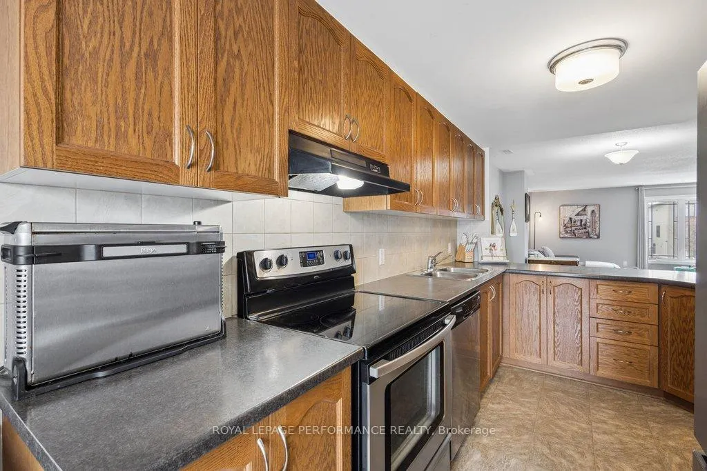Photo 11 of Unit B, 616 Chapman Mills Drive, Ottawa, Barrhaven - Strandherd — HOMEH