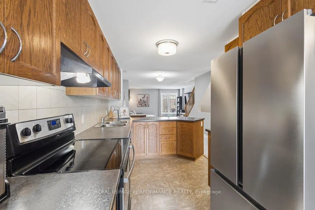 Photo 12 of Unit B, 616 Chapman Mills Drive, Ottawa, Barrhaven - Strandherd — HOMEH