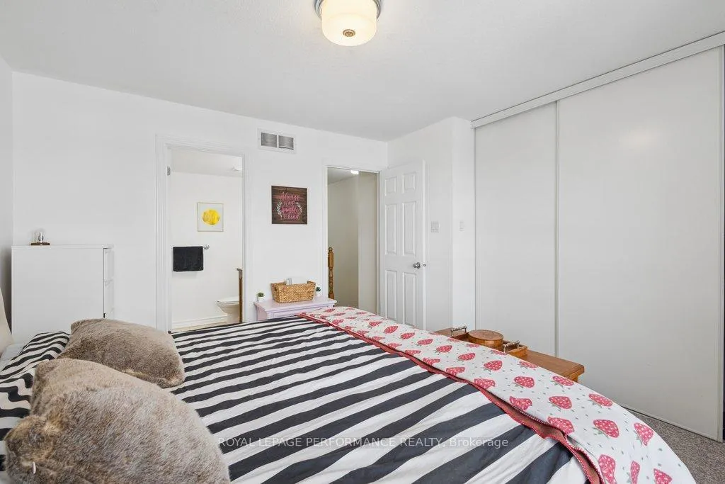 Photo 18 of Unit B, 616 Chapman Mills Drive, Ottawa, Barrhaven - Strandherd — HOMEH