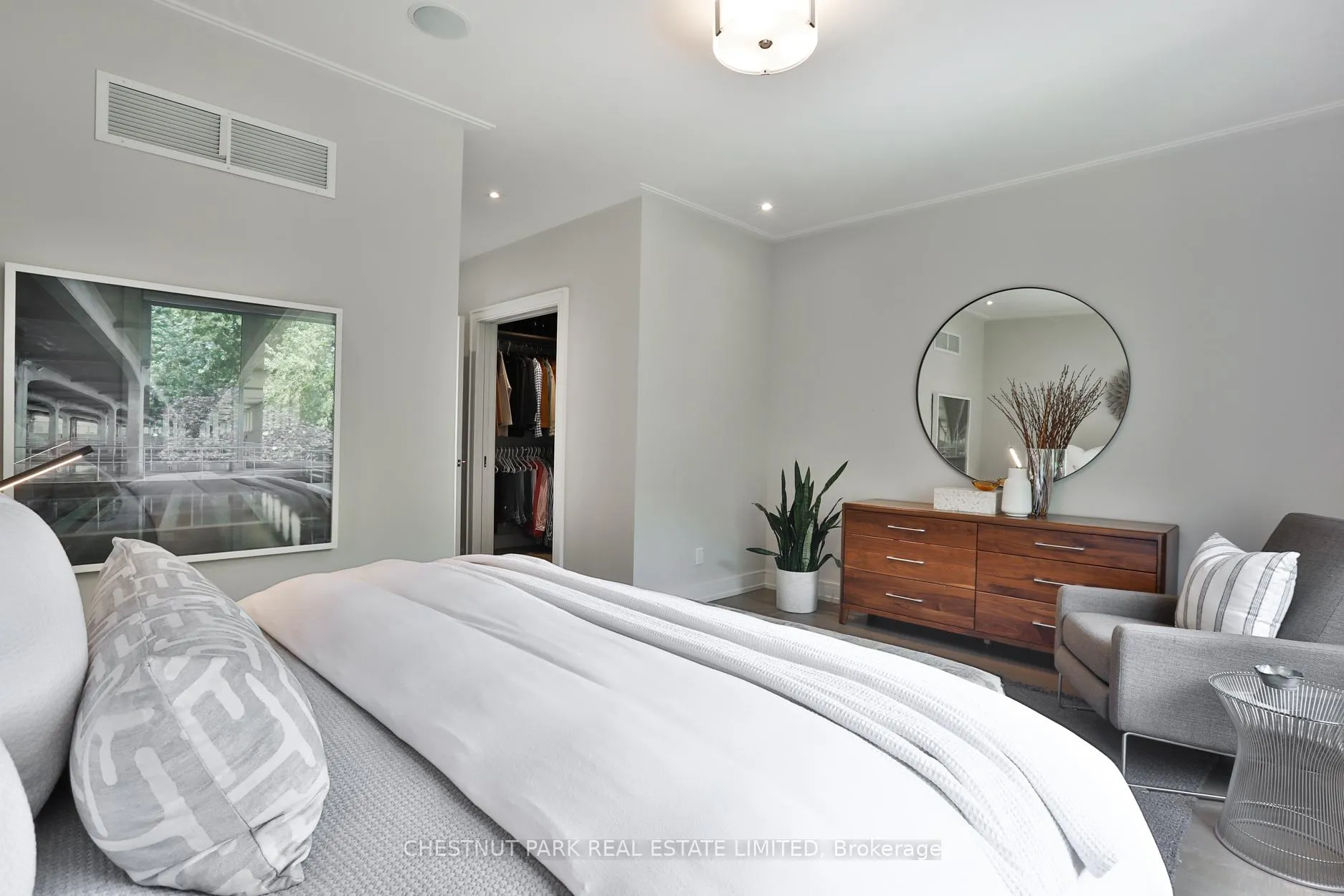 Photo 17 of 176 Lawrence Avenue E, Toronto, Lawrence Park North — HOMEH