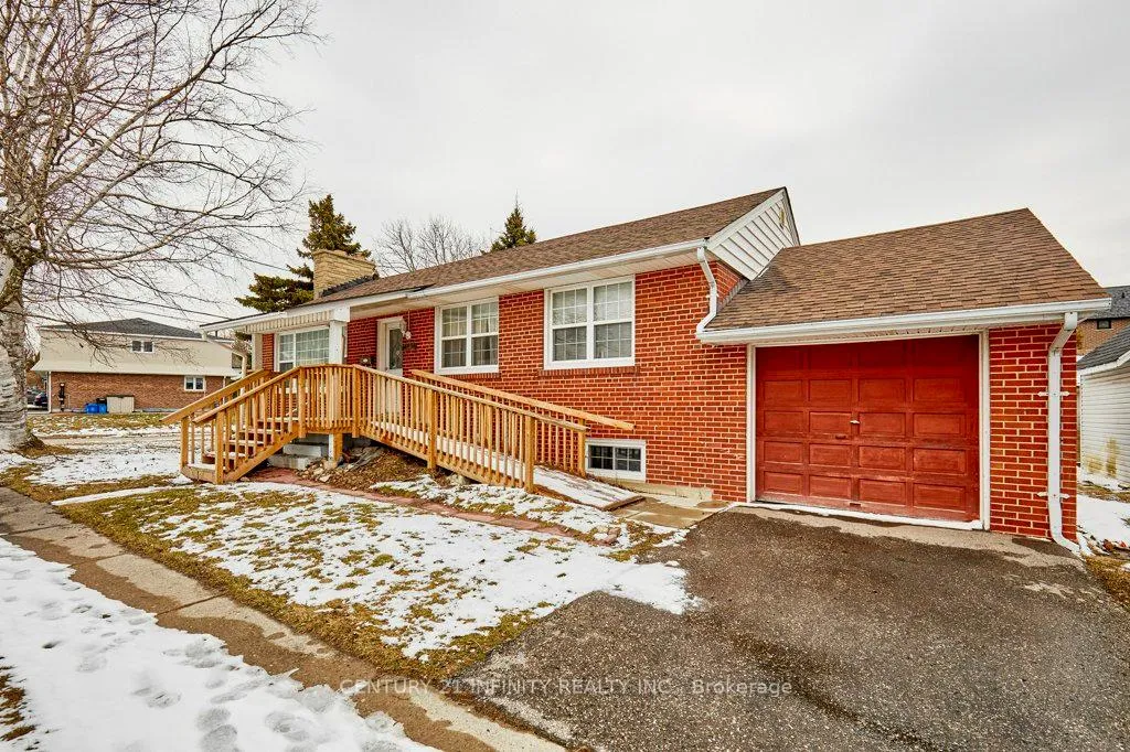 Photo 2 of 1181 Valley Drive, Oshawa, Lakeview — HOMEH
