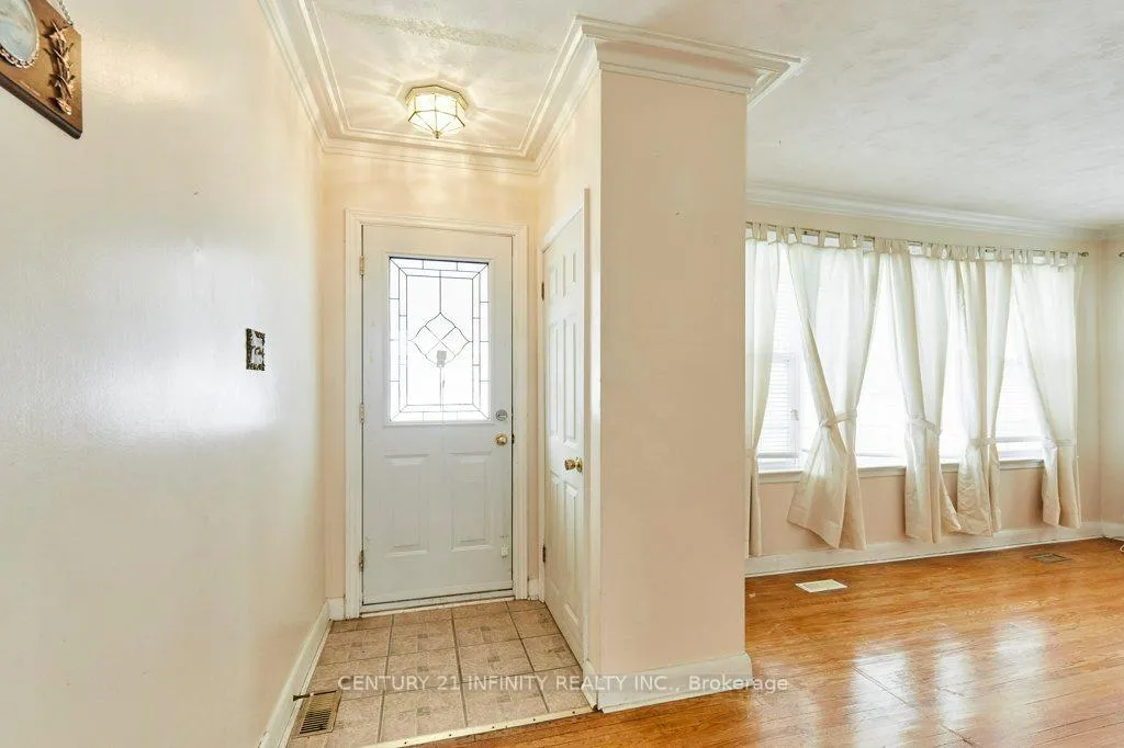 Photo 4 of 1181 Valley Drive, Oshawa, Lakeview — HOMEH