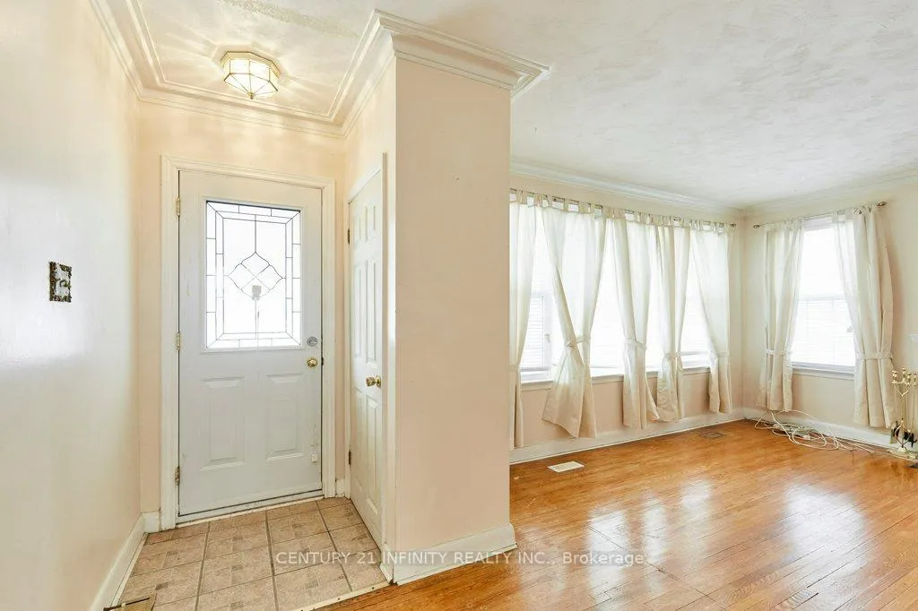 Photo 5 of 1181 Valley Drive, Oshawa, Lakeview — HOMEH