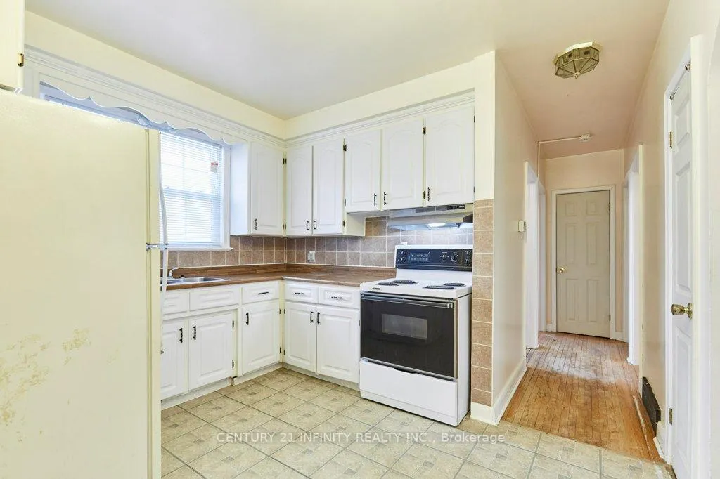 Photo 11 of 1181 Valley Drive, Oshawa, Lakeview — HOMEH