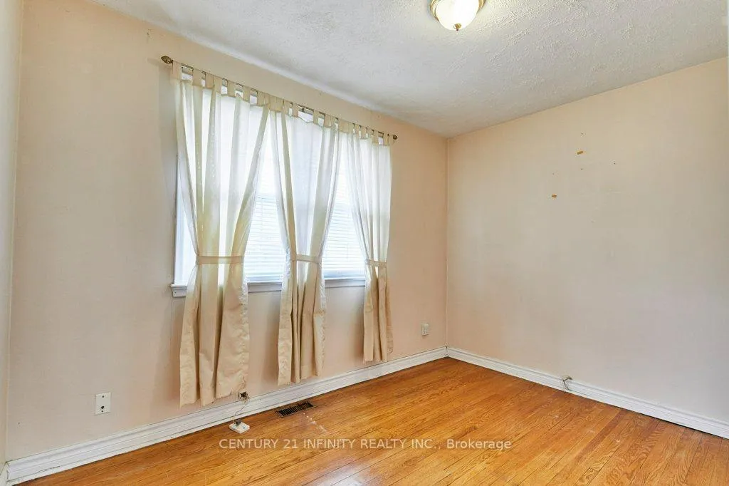 Photo 17 of 1181 Valley Drive, Oshawa, Lakeview — HOMEH