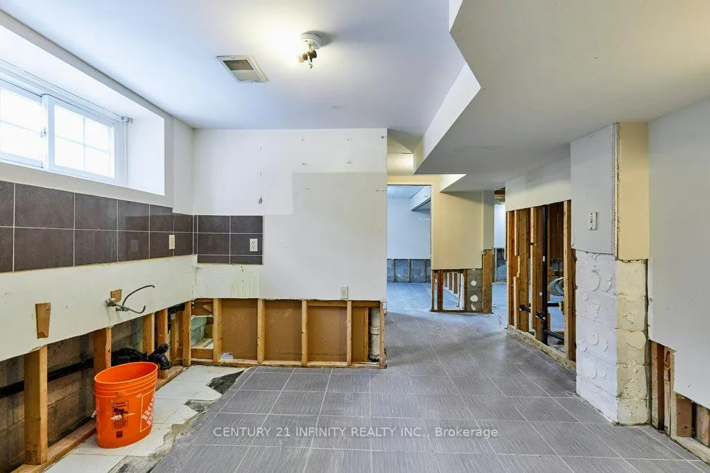 Photo 25 of 1181 Valley Drive, Oshawa, Lakeview — HOMEH