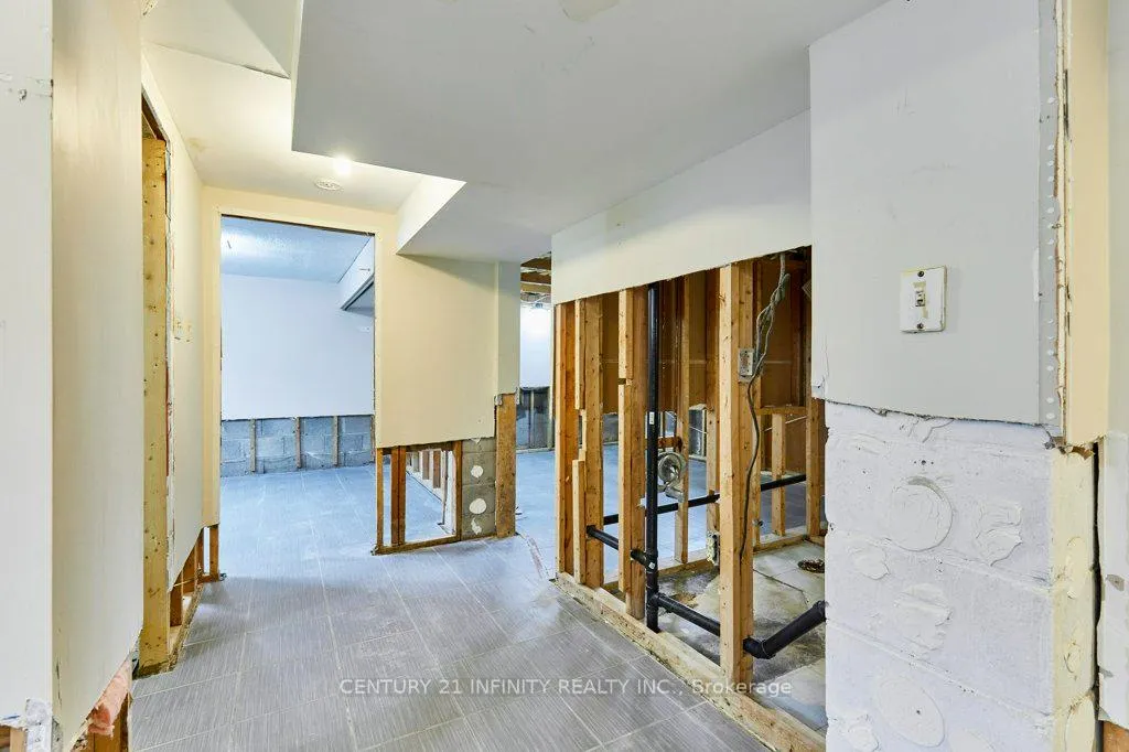 Photo 26 of 1181 Valley Drive, Oshawa, Lakeview — HOMEH