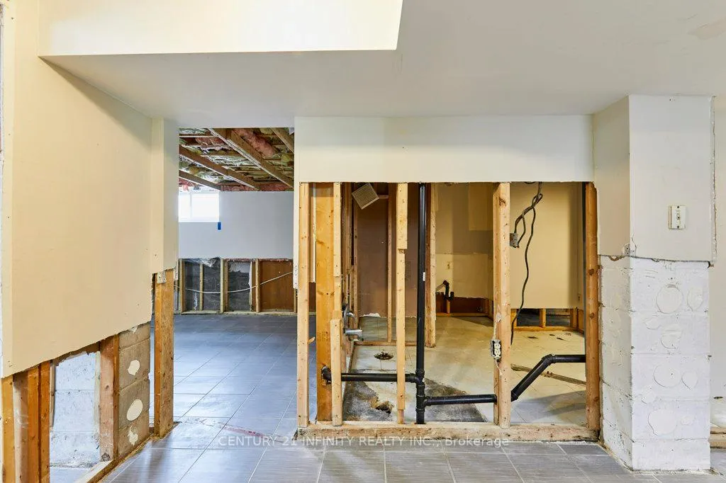 Photo 31 of 1181 Valley Drive, Oshawa, Lakeview — HOMEH
