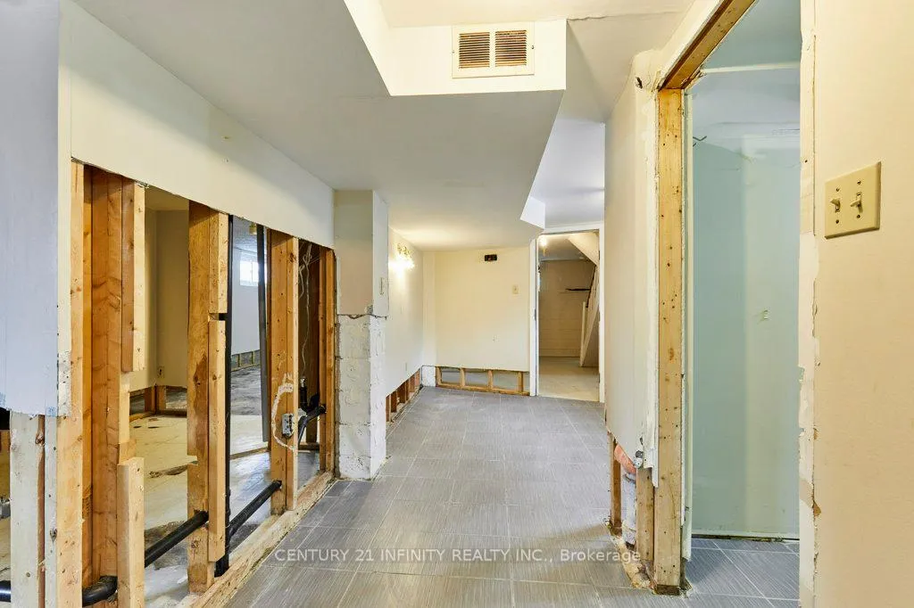 Photo 34 of 1181 Valley Drive, Oshawa, Lakeview — HOMEH
