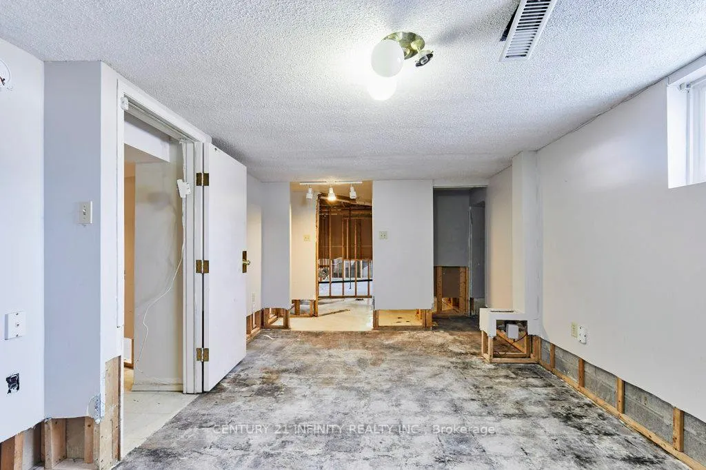 Photo 38 of 1181 Valley Drive, Oshawa, Lakeview — HOMEH